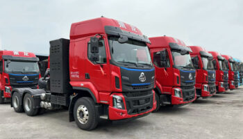 【開門紅】玉柴物流集團玉柴機電南寧公司喜獲50臺乘龍新能源牽引車訂單,開啟蛇年 “開門紅”